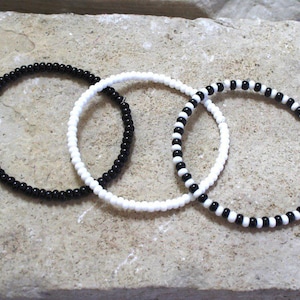 Pulseras de cuentas de semillas en blanco y negro, juego de pulseras de cuentas de semillas, pulseras de la amistad, pulseras boho