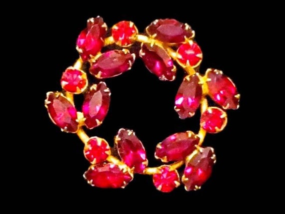 Vintage WEISS brooch, Weiss brooch, vintage brooch, vintage jewelry, signed Weiss jewelry, Estate brooch, estate jewelry red brooch