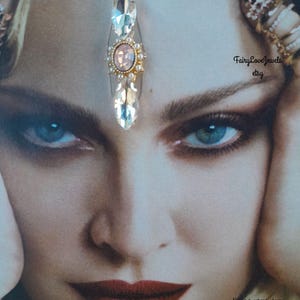 Vintage style crystal bindi, tribal fusion bindi, festival face gem jewel, reusable, third eye, face decor,bridal bindi, festival gift