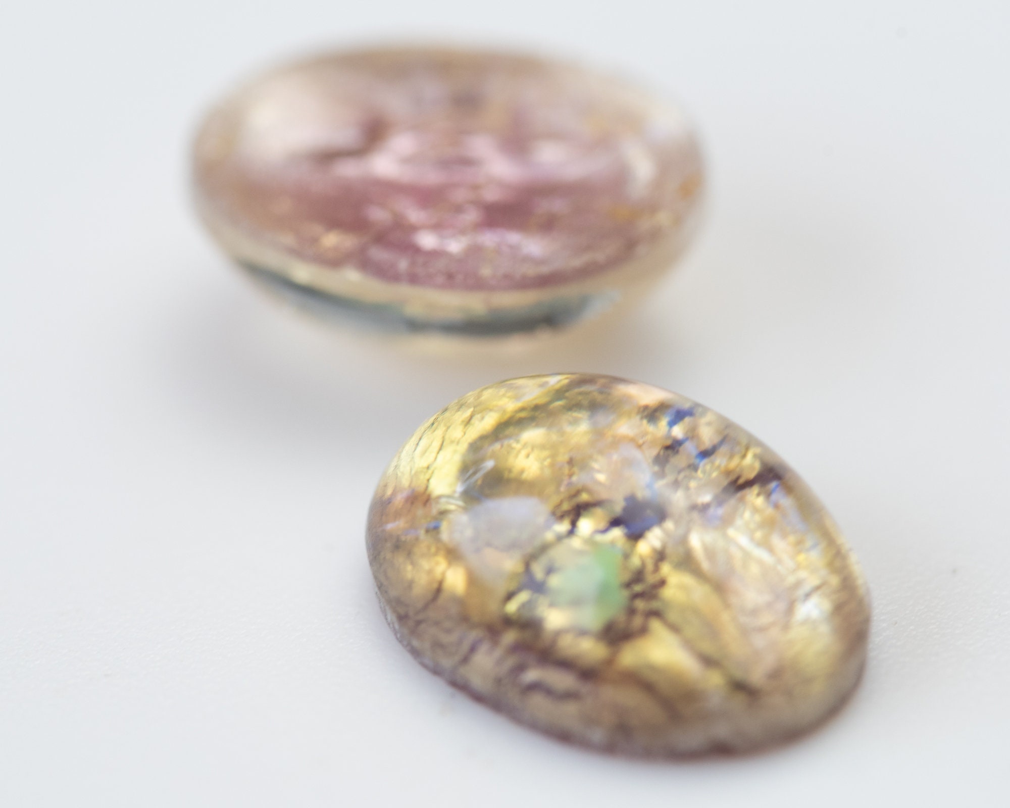オパール　バグル ヴィンテージ 4 Vintage Glass Opal Cabochons - 3 Colors - Made in Japan