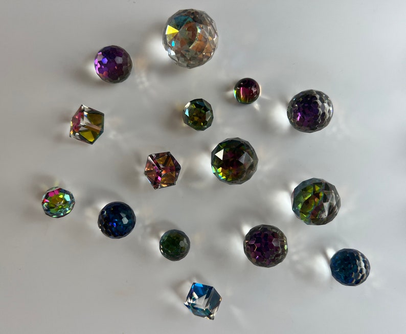 1 single lot of vintage Swarovski lucite crystal Fireballs 20 pieces 7 sizes S16 image 1