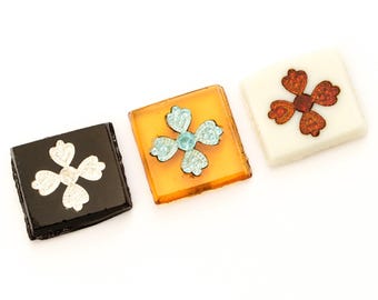 2 Vintage Art Deco mirror inlays - white uranium and black - 18 x 18 mm - F22.N001
