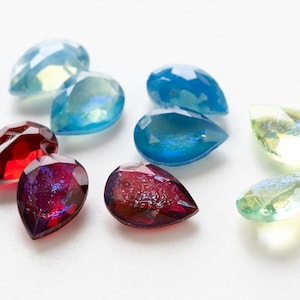 Vintage Dragon&#39;s Breath Glass Opal: Faceted Pear & Oval Stone (18x13mm or 14x10mm)