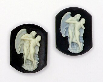 2 Vintage harscameeën van Cupido en Psyche, gemaakt in Japan voor Swank - 25x18 mm - A71.3