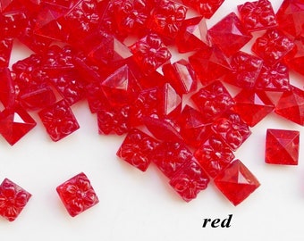 vintage Czech glass flower stones from the 1930s - red - square - 6 mm - C75.1