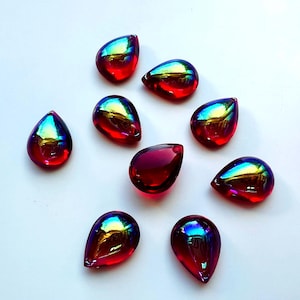 4 vintage robijnrode Aurora Borealis druppelvormige cabochonsteen, met gat - 20 x 15 mm - B60