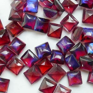 8 vintage Mexican opal, dragon&#39;s breath, square - dark alexandrite glass - 6x6 mm - E27.12