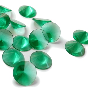 6 vintage/antiek uranium/kwikglas, art-deco conische prismastenen uit de jaren 1920 - 17 mm - M36