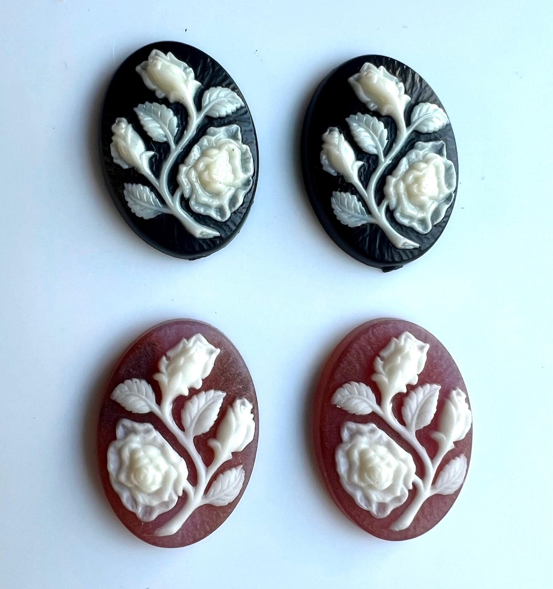 ヴィンテージローズブランチカメオカボション：ドイツ製樹脂製フラワー