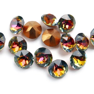 Vintage Swarovski Dentelle Stones: Medium Vitrail Faceted Crystals (8 pc) -C27.11