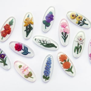 1 x 12 o 2 x 6 Fiori del mese vintage anni '60, intagli in resina semitrasparente - 24 x 10 mm - C77