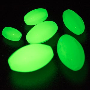 Vintage Uranium Glass Beads: Czech Green Vaseline Glass, Glow in Dark - (24 pc) -J29