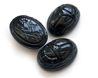 Piedra de cristal con forma de escarabajo egipcio antiguo, negro azabache, jeroglíficos en la parte posterior grabada - 25 x 18 mm -(2 piezas)- C47