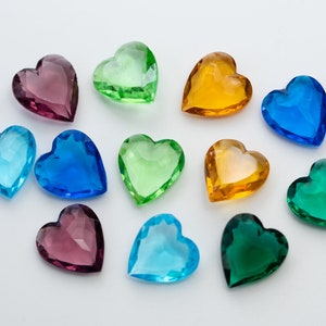 4 or 6 Vintage transparent glass Heart Stones - 18x17mm - 5 colors - K3