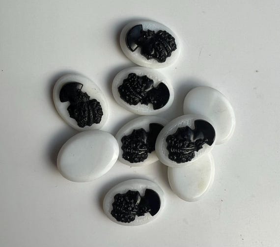 ヴィンテージクラシック女性用カメオ、白黒ガラス - 2デザイン - 18 x