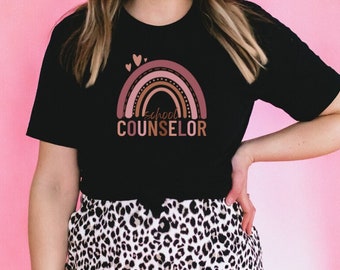 Camiseta de consejero escolar Camiseta de consejero Camiseta de consejero Camiseta de consejero Camiseta de consejero vocacional Oficina de consejería del personal escolar Camiseta arcoíris de consejero Regalo