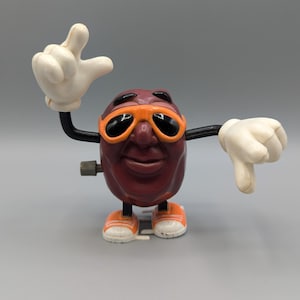 Vintage California Raisins Wind-Up Walker Toy Plastic Collectible / 1980s 80s Retro Toy