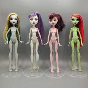 Vintage Monster High Doll / Retro Fashion  Doll / Lagoona Blue Venus McFlytrap Spectra Vondergeist Draculaura