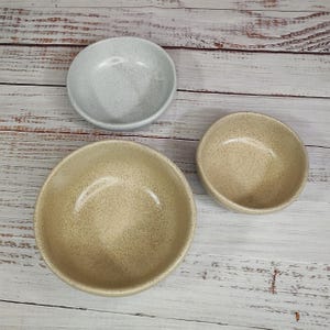 Vintage Ceramic Lot of Cereal Bowls / Bowl Lot of 3 / Studio Pottery Dinnerware Stoneware Retro Mid Century / Brown Tan