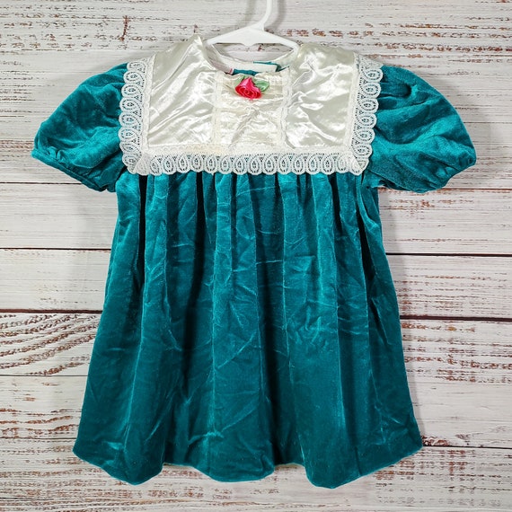 green emerald velvet dress Royal Gatherings Green Dress