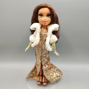Vintage Bratz Doll / Retro Fashion Brat Doll / 2001 2000s 00s y2k / Movie Star Yasmin Celebritiez Rooted Eyelashes