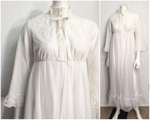 Vintage Night Gown / Dressing Gown / Vintage Lingerie… - Gem