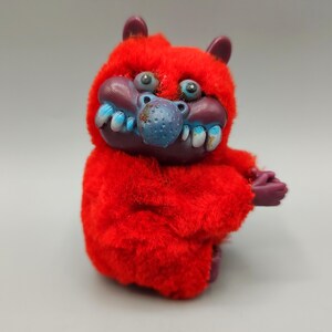Vintage My Pet Monster Amtoy Mini Pencil Hugger Clip Plush Red