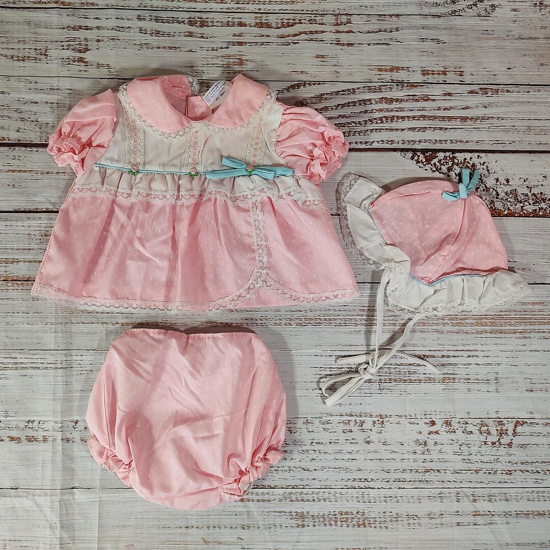 Vintage Baby Set / Infant Dress Bloomers Hat Outfit / Pink White Lace ...
