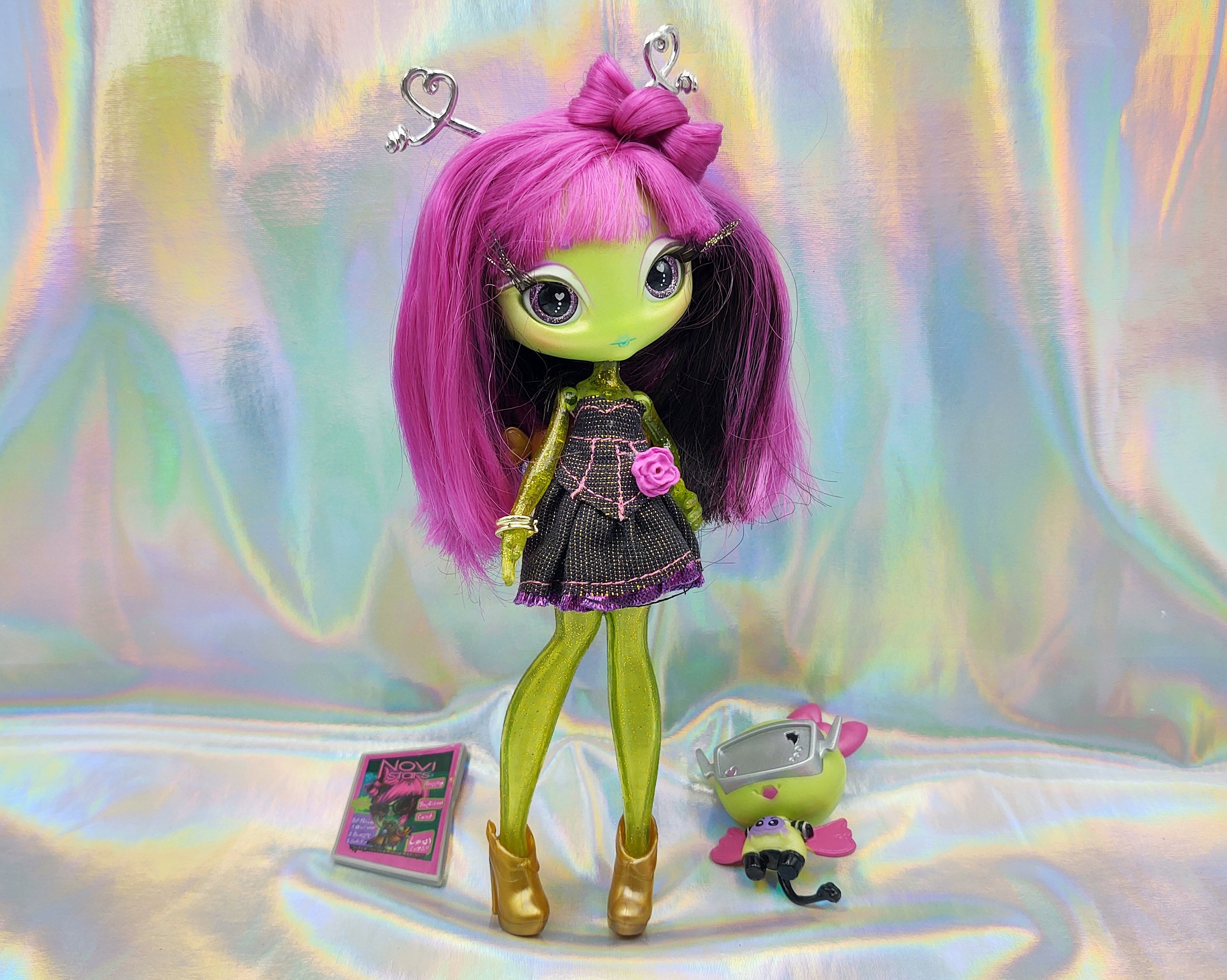 Novi Stars Doll / Retro Alien Fashion Doll / Novi Star Aliens ...