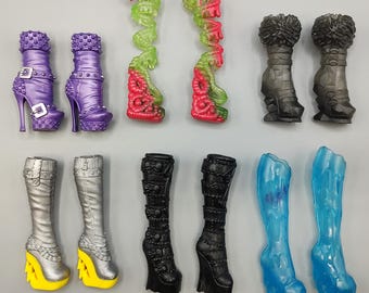 Vintage Monster High Doll Clothing Accessory / Shoes Sneakers Boots Heels Slippers / Clawdeen Wolf Elissabat Ghoulia Yelps