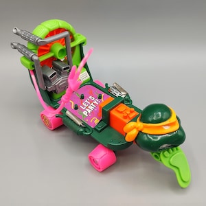 Vintage Cheapskate II Skateboard Foot Played Vehicle / Action Figure Vintage Teenage Mutant Ninja Turtles / TMNT Playmates 1990s 90s