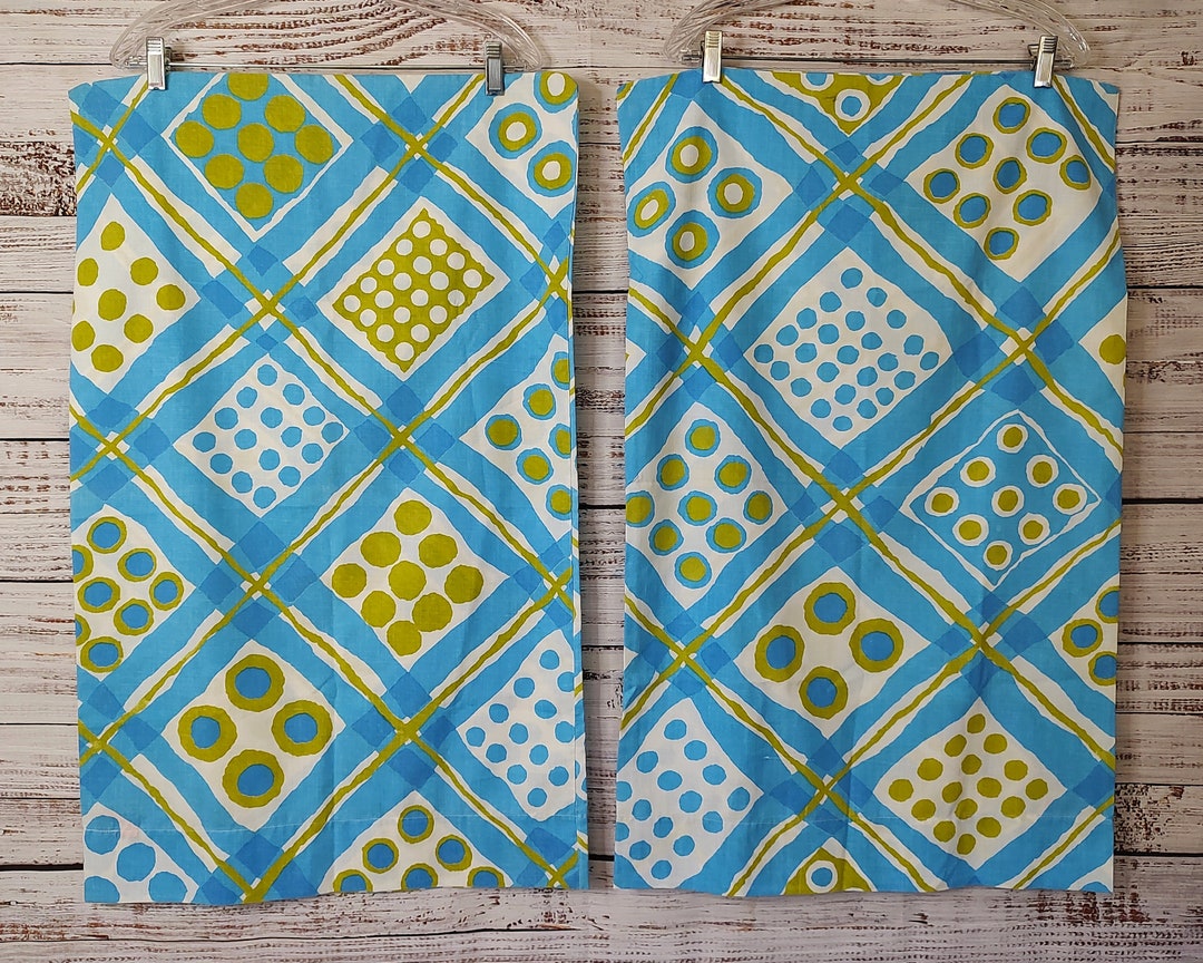 Vintage Pillow Case Set Standard Size / Bedding Pillowcase Retro 1970s