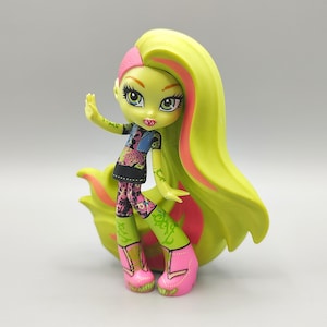Vintage Monster High Doll / Retro Fashion  Doll / Vinyl Figure / Mattel Monster High Venus McFlytrap 4&quot; Vinyl Figure Doll