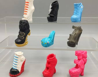 Vintage Monster High Doll Clothing Accessory / Shoes Sneakers Boots Heels SINGLE LEFT / Elissabat Ghoulia Yelps Freak Du Chic Rochelle Goyle