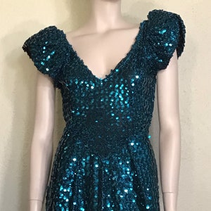 Vintage anos 80 / Casual contemporâneo / Azul-esverdeado turquesa / Decote profundo nas costas / Comprimento até o joelho / Vestido metálico com lantejoulas / Coquetel / Festa