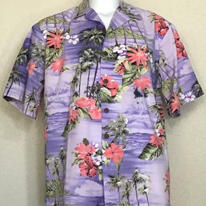Vintage 80s Mens / Hilo Hattie / The Hawaiian Original / Aloha Tiki Shirt/ Purple Pink Flowers / Button Up / Short Sleeves / Tropical Shirt