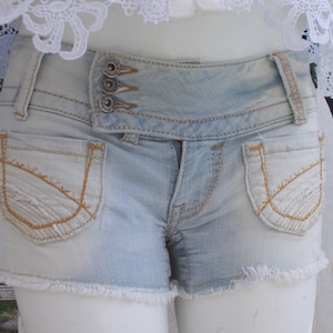 Vintage 90s Juniors / Mudd Blue Jeans / Distressed Denim / Cut Off Shorts / Low Rise Shorts / Short Shorts