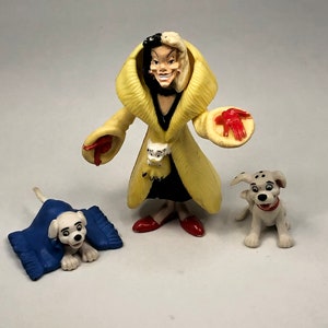 3 Piece Set / Disney / Burger King / 101 Dalmatians / Cruella Deville / 2 Puppies / Puppy Under Blanket /PVC Toy /Action Figure /Cake Topper