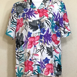 Vintage 80s Womens / Alfred Dunner / Casual Blouse / White Floral Blouse / Pink Purple Flowers / Short Sleeves / Button Up Blouse Top