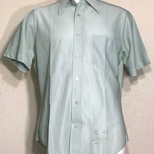 Vintage 70s Mens / Sears The Mens Shop / Green Textured Shirt / Button Up / Short Sleeves / Green Men’s Shirt / Casualwear / Mod Hippie