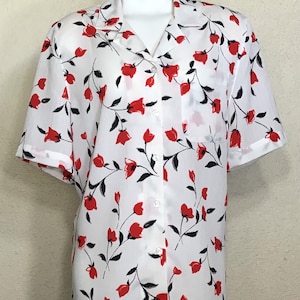 Vintage 80s / Womens Top / Alfred Dunner Petite / White Floral Blouse / Red Rose Flowers /Button Up /Short Sleeve /Blouse Shirt /Casual Wear