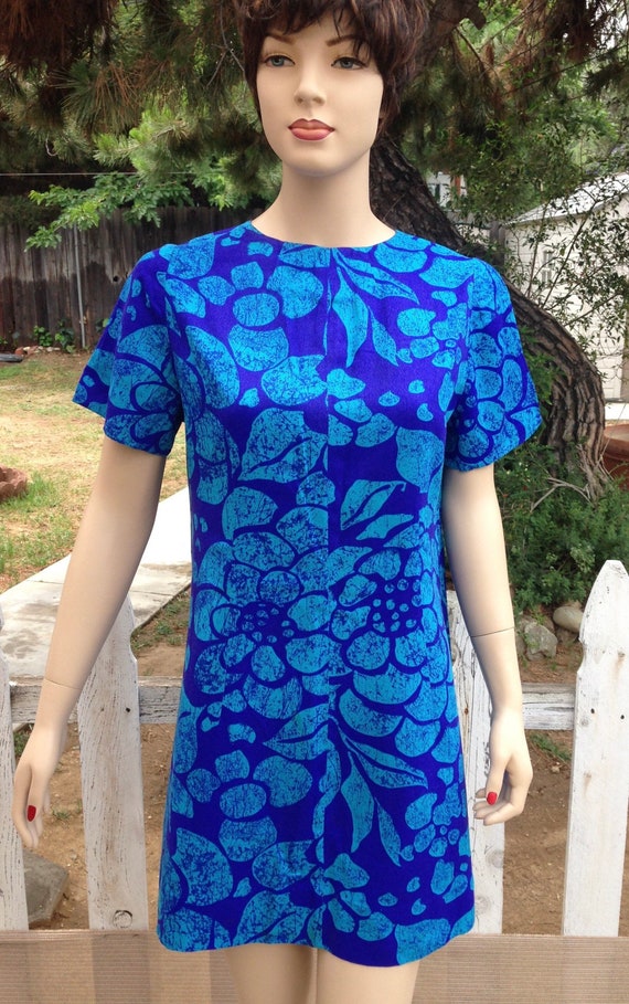 70s Blue Floral Above The Knee Short Sleeve Pullov