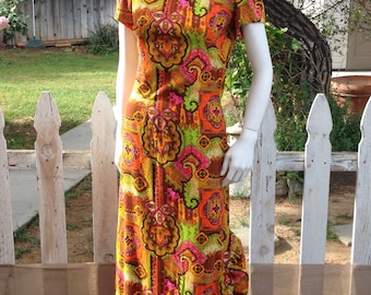 Vintage 70s Hawaiian Maxi Dress: Psychedelic Paisley Aloha Tiki, Ruffled Hem