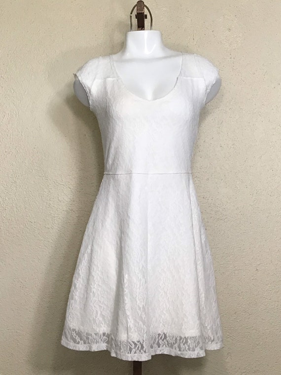 00s Hollister White Floral Lace Cap Sleeve Babydo… - image 1
