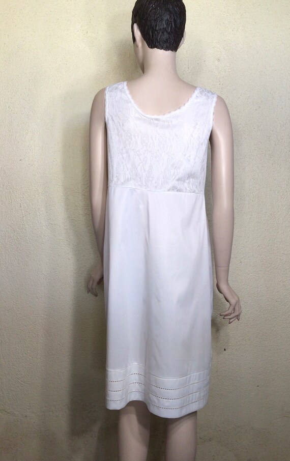 70s Velrose White Nylon Floral Lace V-neck Midi F… - image 9