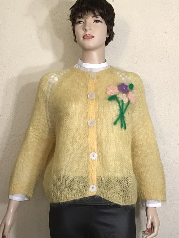 Vintage 50s Womens / 3 D Yellow Cardigan / Embroidered Mohair 