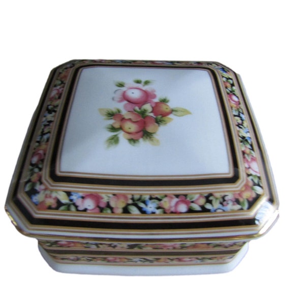 Wedgwood Clio Square 4 Inch Trinket Box With Lid  - Made In England