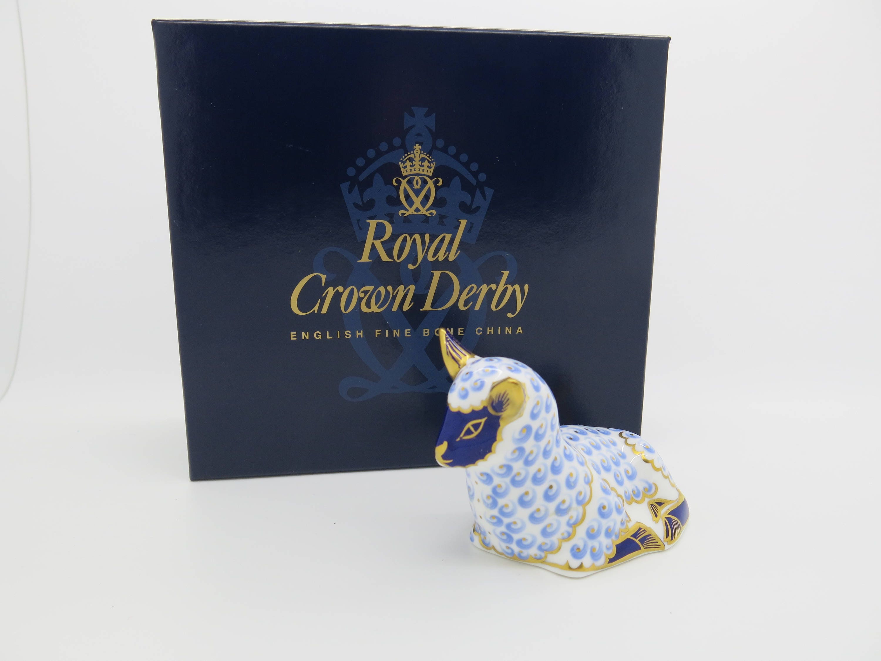 Contented Kitten Silver Stopper Royal Crown Derby Paperweight .very nice condition called Rare