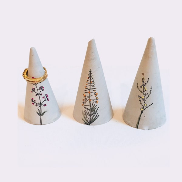 Floral Concrete Ring Holder: Hand-Stamped Jewelry Display