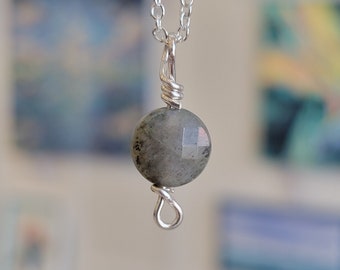 Dainty labradorite Necklace Wire Wrapped Sterling Silver Labradorite Pendant Jewelry Gift for her Gemstone Jewelry